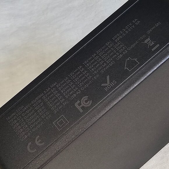 440W 8-Port USB Hub USB-C USB-A Compact Charging Station Fast Desktop Charger - Picture 2 of 4